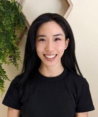 Book an Appointment with Amanda Chow for Registered Massage Therapy 按摩治療