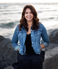 Book an Appointment with Dr. Amanda Mei for Chiropractic