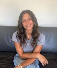 Book an Appointment with Alana Papais for Free Consultation