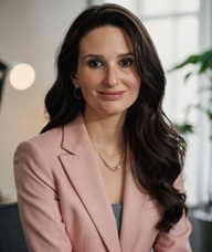 Book an Appointment with Nora Strausz for Complimentary Consultation